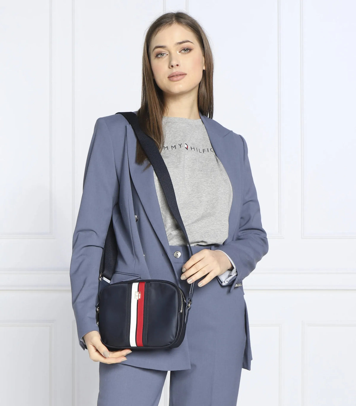 leather Shoulder bag Tommy Hilfiger Poppy Crossover bag dark blue AW0AW13154