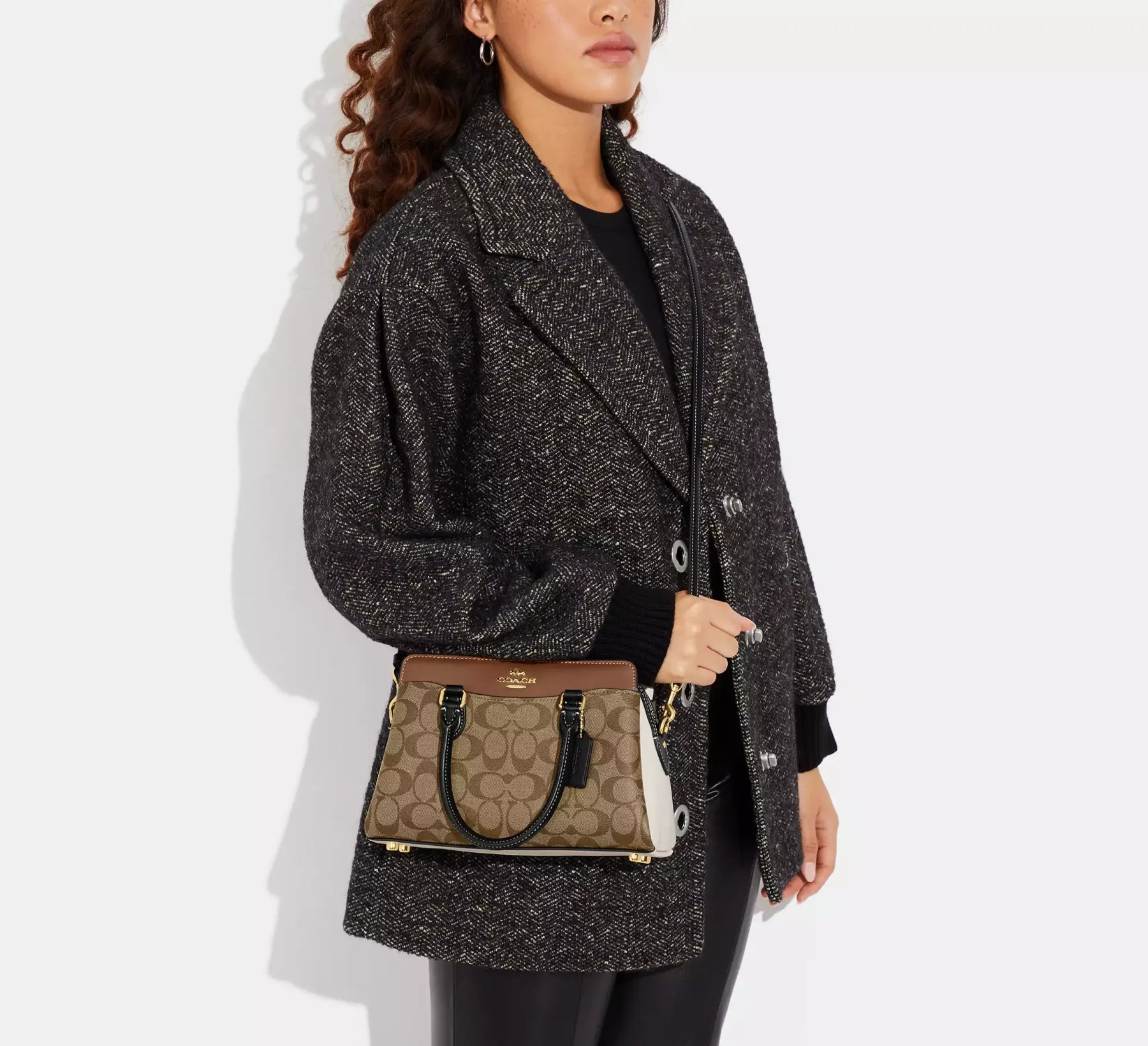 حقيبة يد Coach Mini Darcie Carryall من قماش Signature الملون CH287