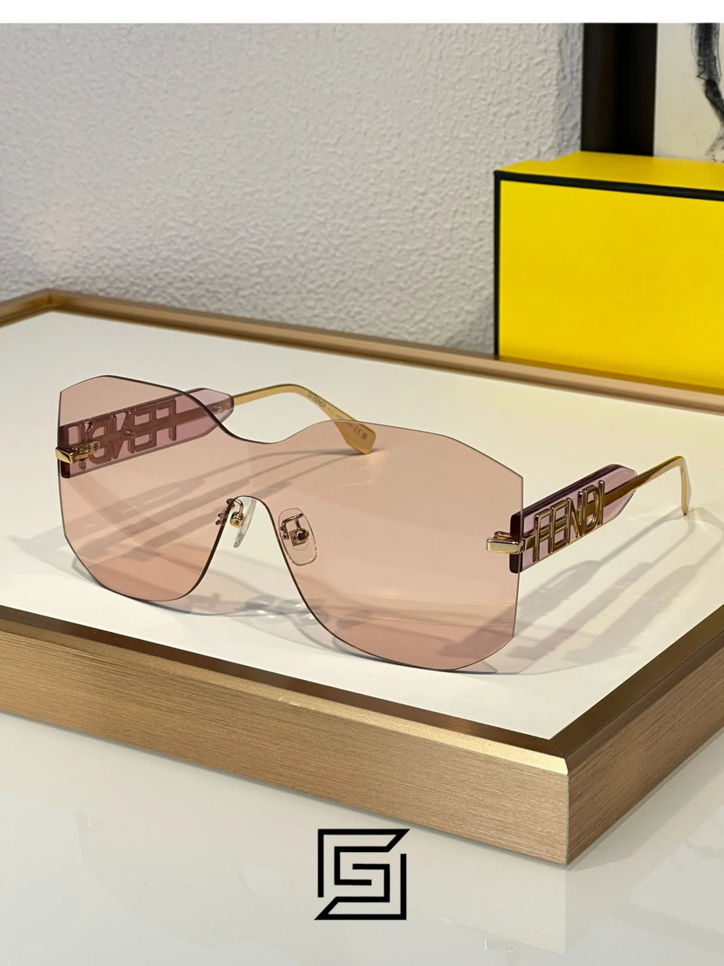 FENDI FE40067 Sunglasses For Women - pink