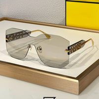 FENDI FE40067 Sunglasses For Women - grey