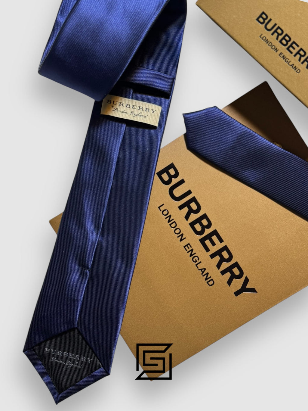 BURBERRY - شعار TB أزرق داكن