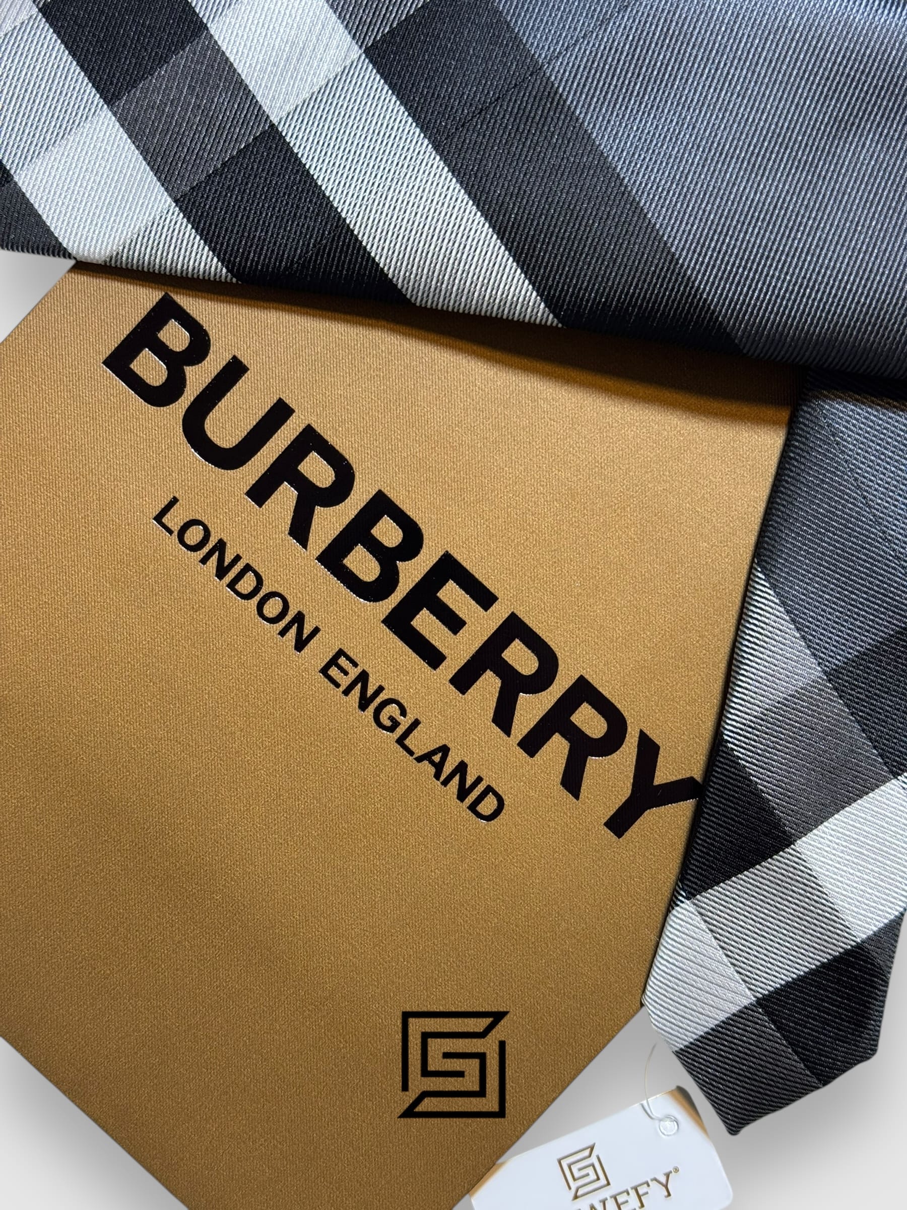 Burberry - Black Traditional Pattern