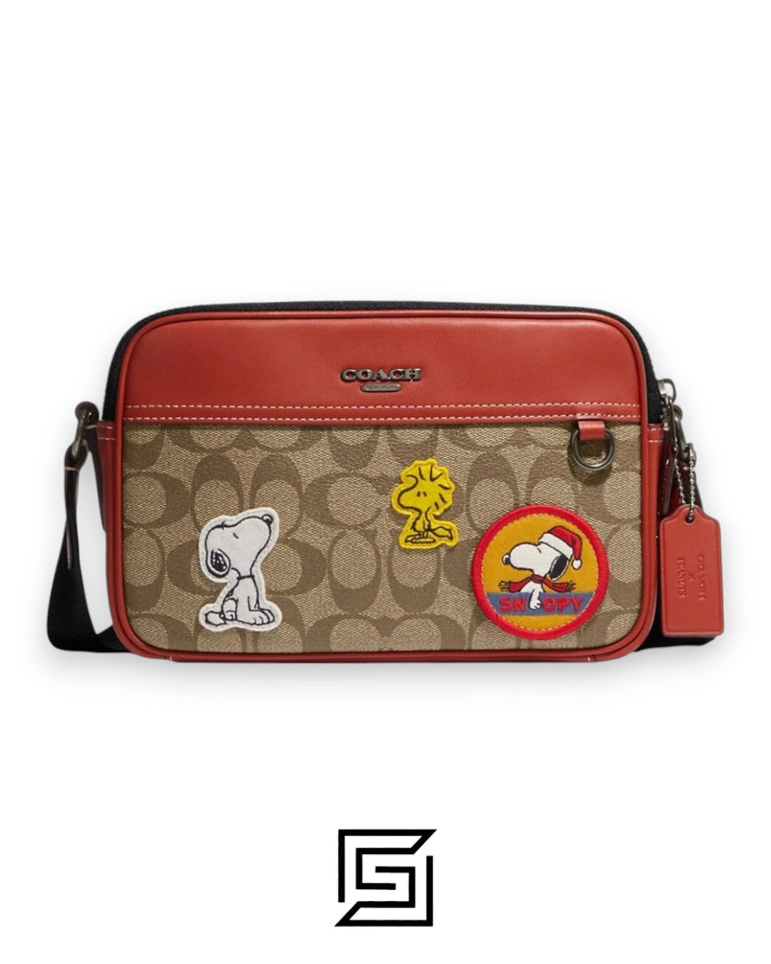 حقيبة كروسبودي جراهام من تشكيلة Coach X Peanuts Signature Canvas مع رقعات CE746