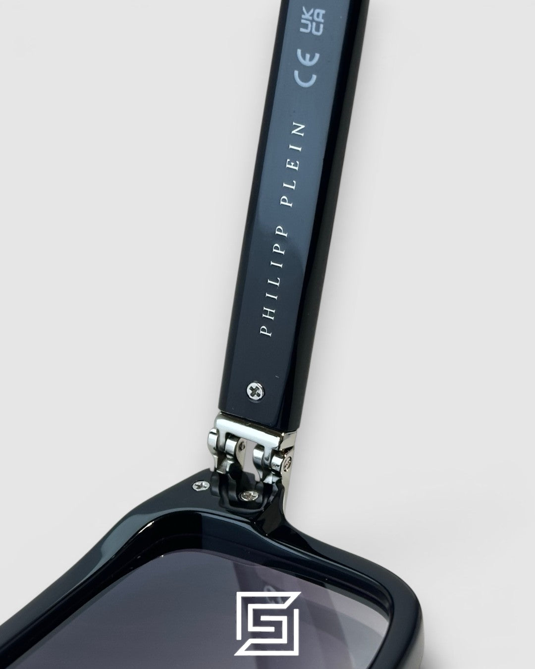 نظارة شمسية Philipp Plein LIGHT FIGHTER VPP021 بإطار أسود وعدسات سوداء وتفاصيل فضية