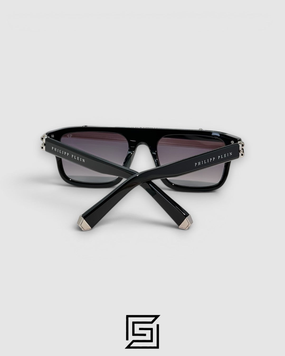 نظارة شمسية Philipp Plein LIGHT FIGHTER VPP021 بإطار أسود وعدسات سوداء وتفاصيل فضية