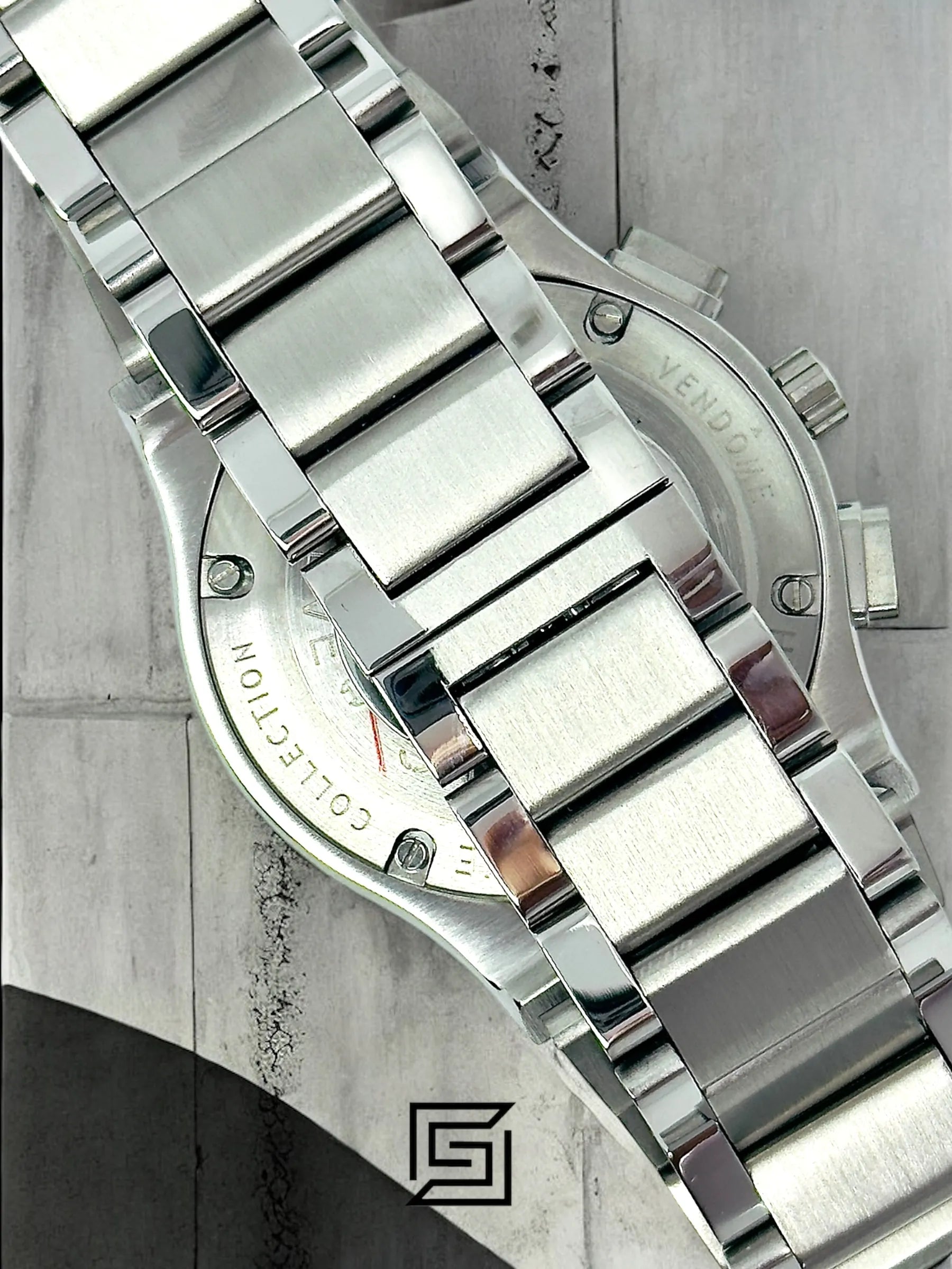 watches HUBLOT CLASSIC NEW - Silver Metal Band - Grey Dial With Blue Circular Frame - Silver Body
