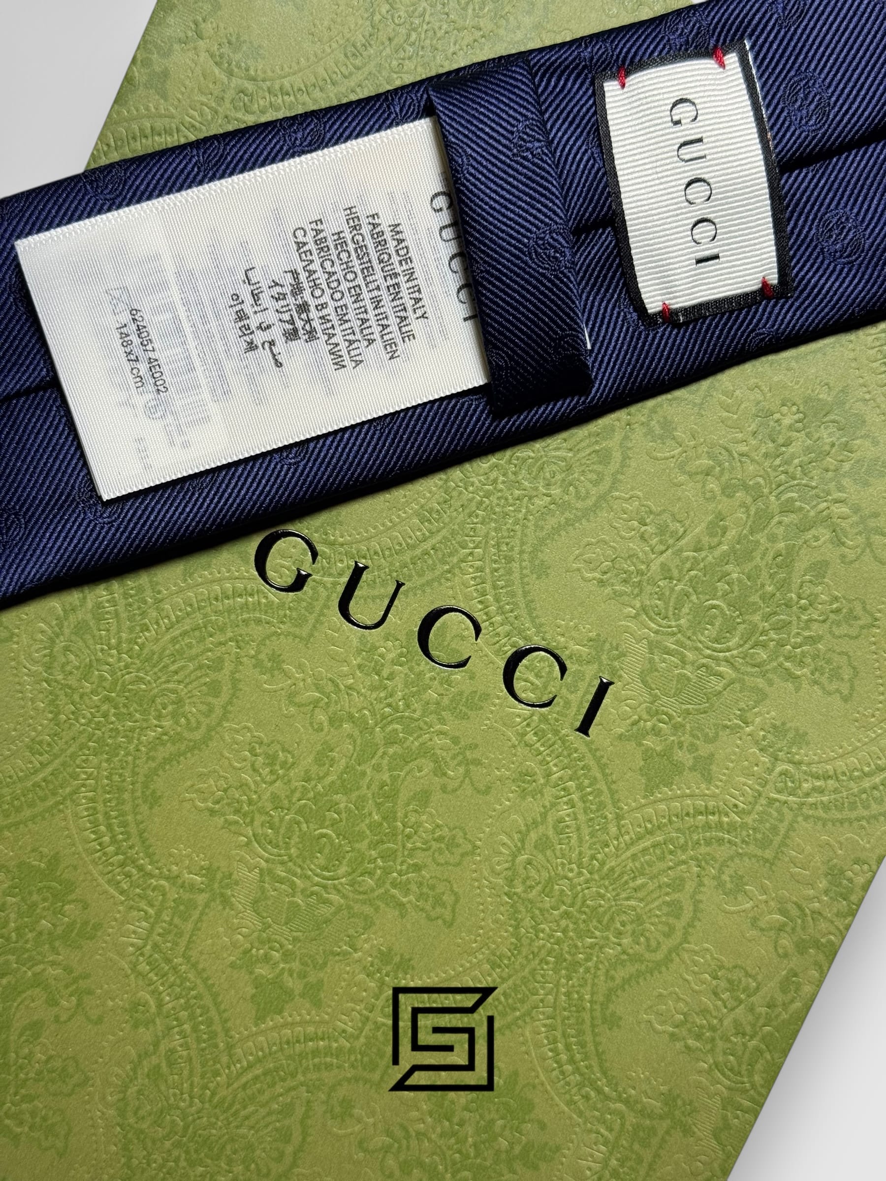 Gucci - Navy Blue Color Engraved G Pattern With Gucci Signature Line