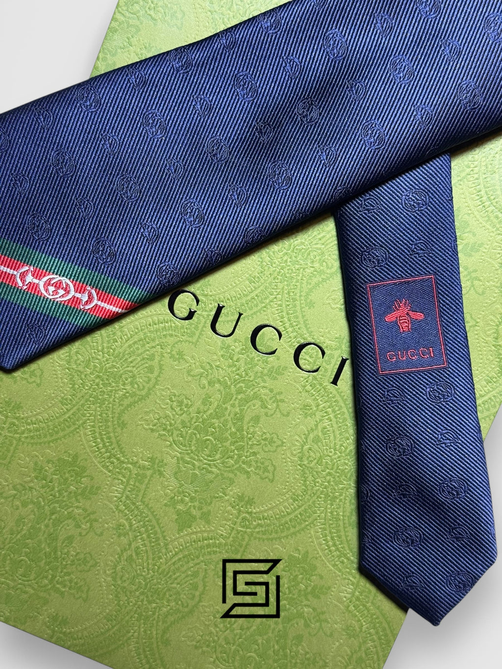 Gucci - Navy Blue Color Engraved G Pattern With Gucci Signature Line