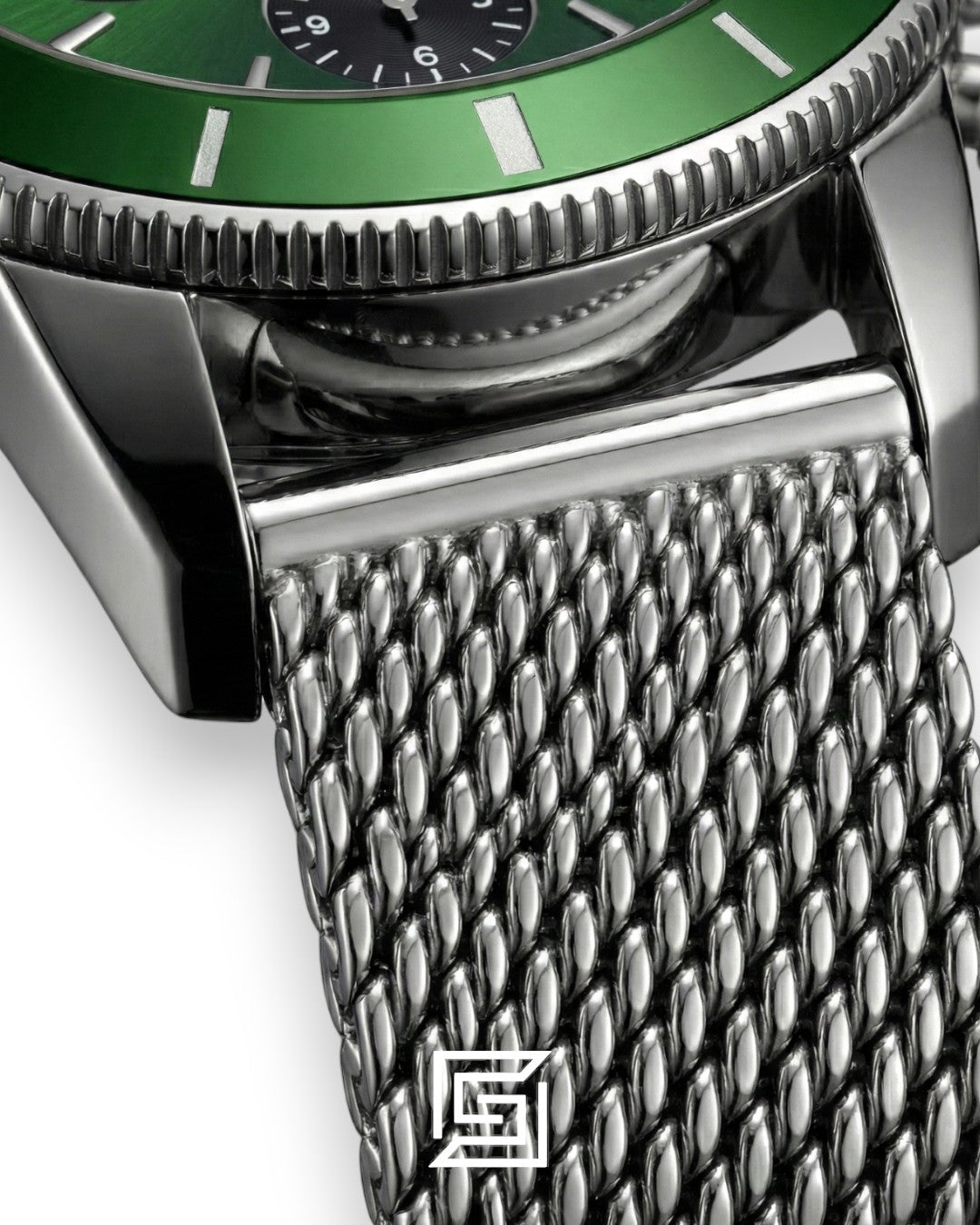 بريتلينج سوبر أوشن كرونوغراف - مينا أخضر - سوار شبكي - عدادات كوارتز يابانية للأسفل