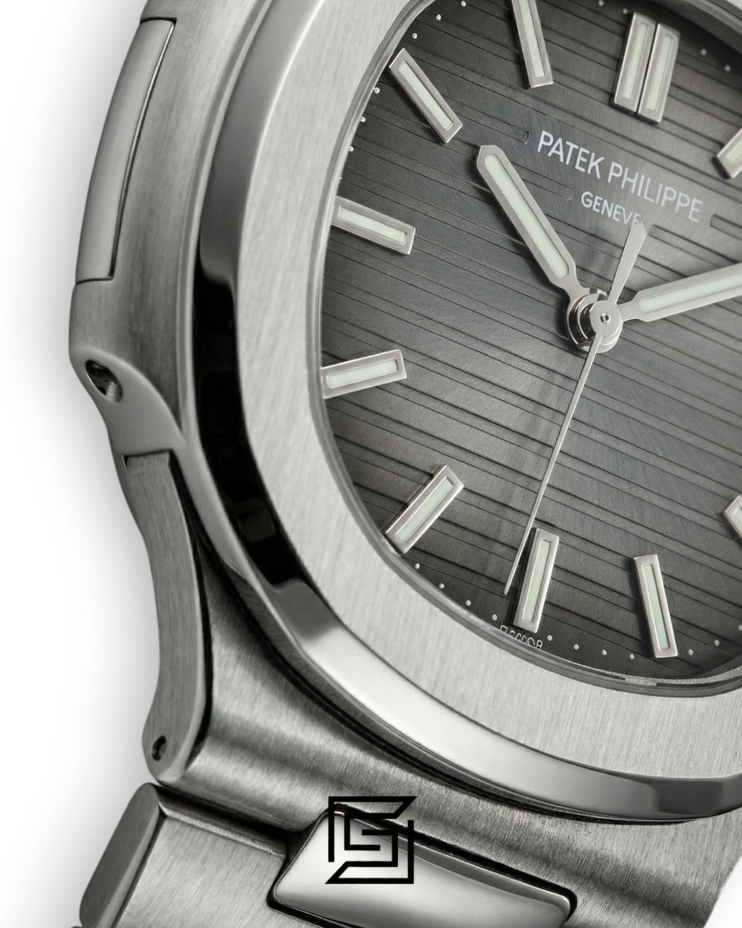 Patek Philippe Nautilus – Textured Grey Dial - Silver Stainless Steel Bracelet - Japanese Automatic