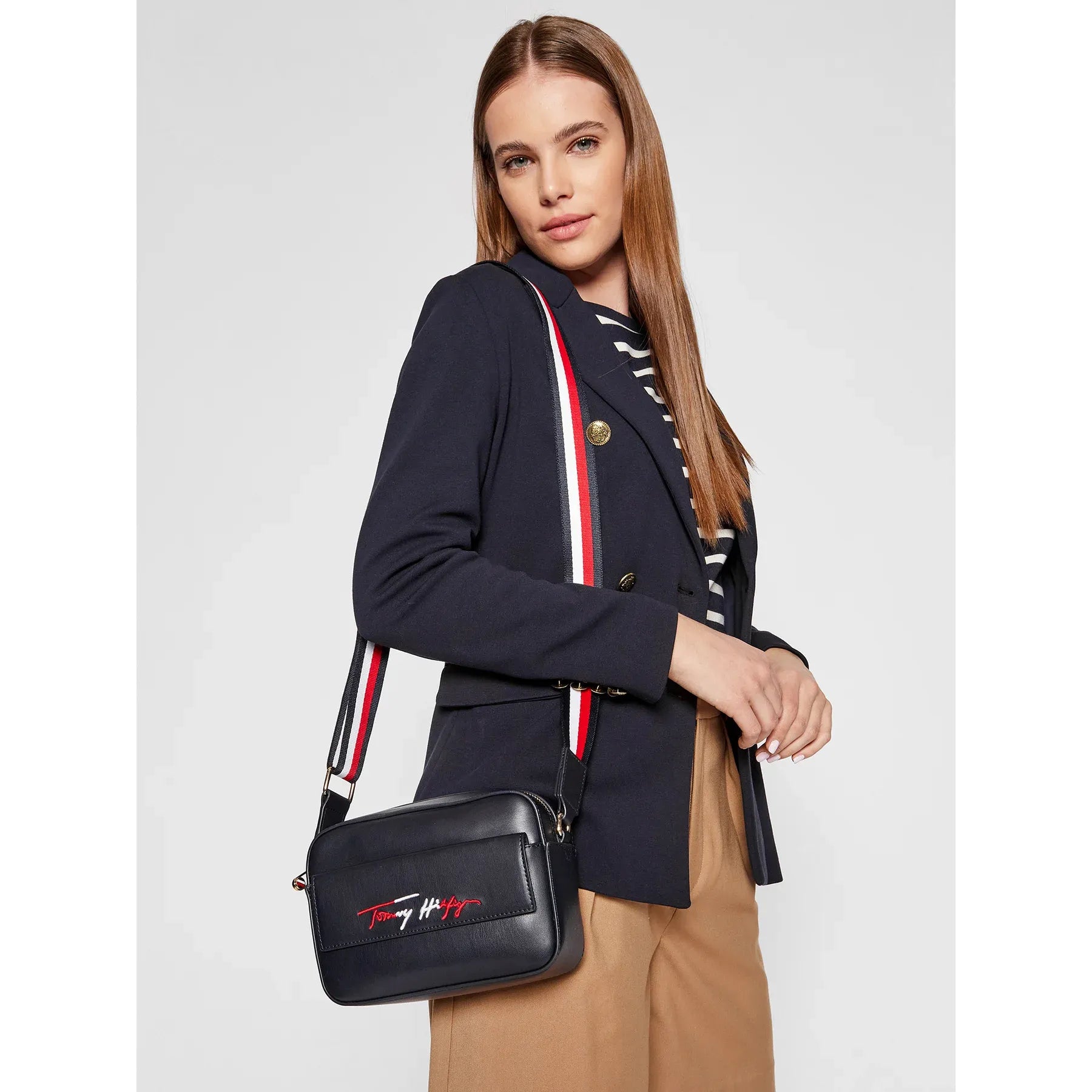 جلد أزرق داكن حقيبة تومي هيلفيغر DW5 DESERT SKY AW0AW11073