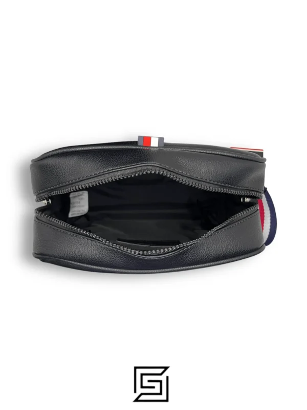 Bags,Leather,Men Tommy Hilfiger leather Tommy Handbag BOX Tommy METAL LOGO on TOP TOMMY COLORS HAND/BLACK Tommy Hilfiger