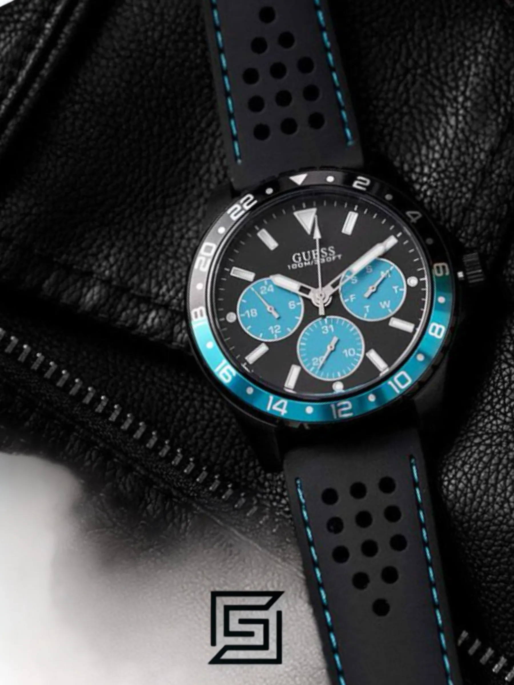 Men,Original Watches original-watches Guess Men’s Quartz Silicone Strap Black Dial - W1108G5 Guess