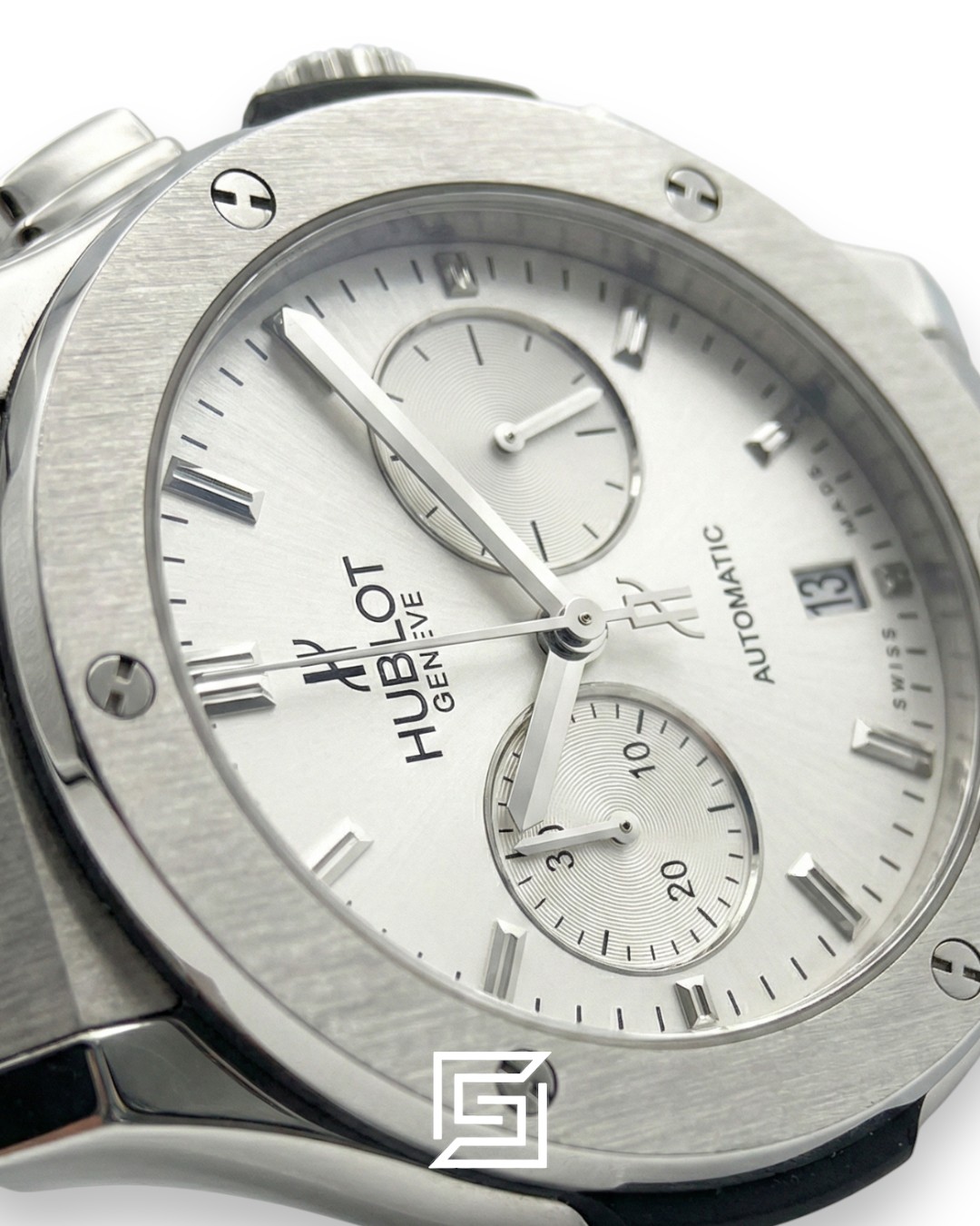 ⁦Hublot Classic Fusion White – Silver Case – Japanese Quartz Movement – Rubber Strap⁩ - الصورة ⁦2⁩