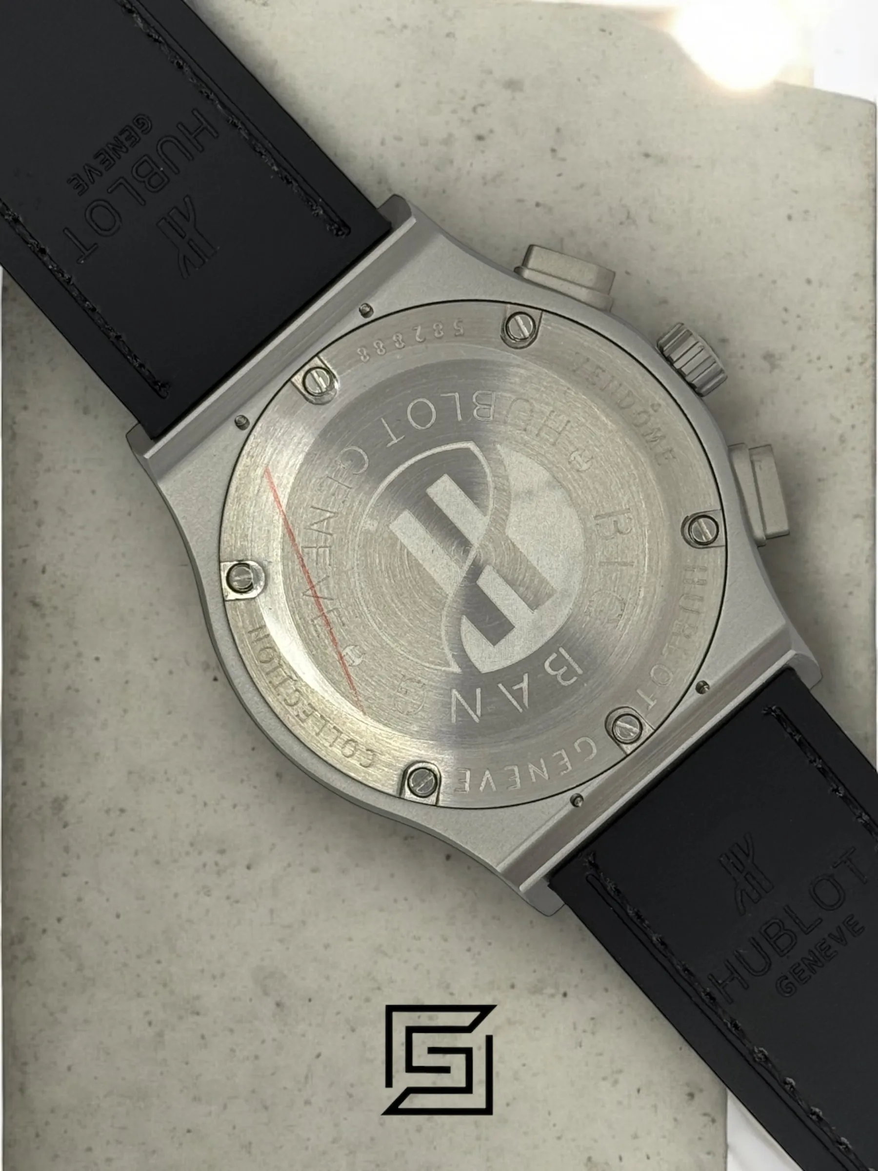 Men,Watches watches HUBLOT CLASSIC NEW - Green Chamois Band - Black Dial - Titanium Grey Body Hublot