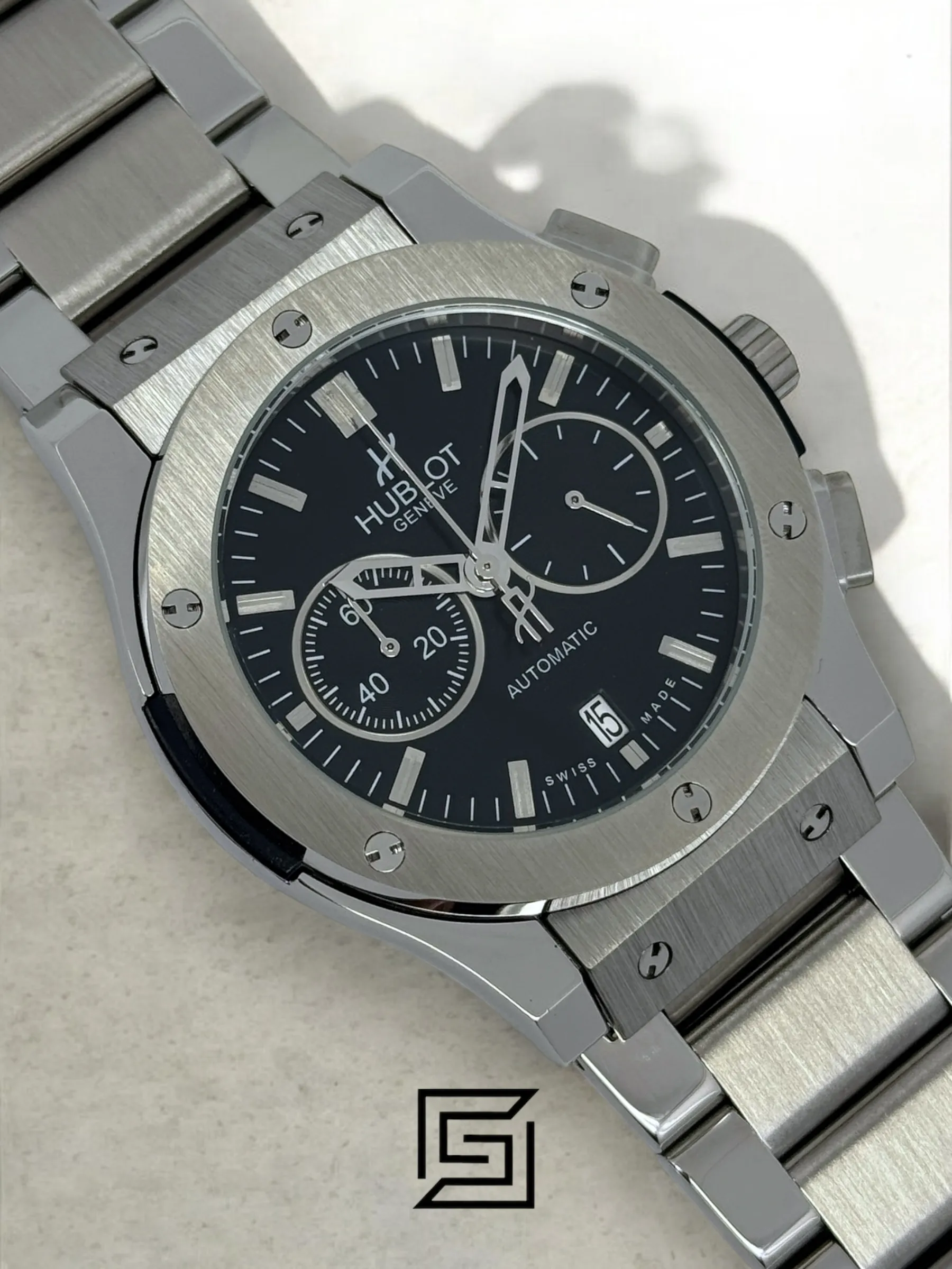 Men,Watches watches Hublot CLASSIC NEW - Silver Metal Band - Black Dial - Silver Body Hublot