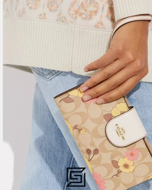 Leather,Wallets,Women Phone Wallet In Signature Canvas With Floral Cluster Print Style No. CH720 Coach