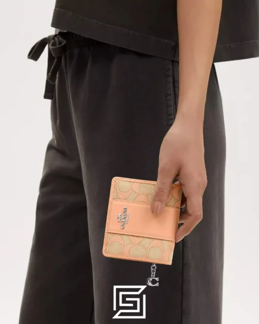 Leather,Wallets,Women Snap Wallet In Signature Jacquard CT980 Coach