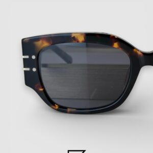 ⁦Dior Signature S13F Black Lenses and Tiger Brown Frame with Gold Logo Luxury Sunglasses⁩ - الصورة ⁦6⁩