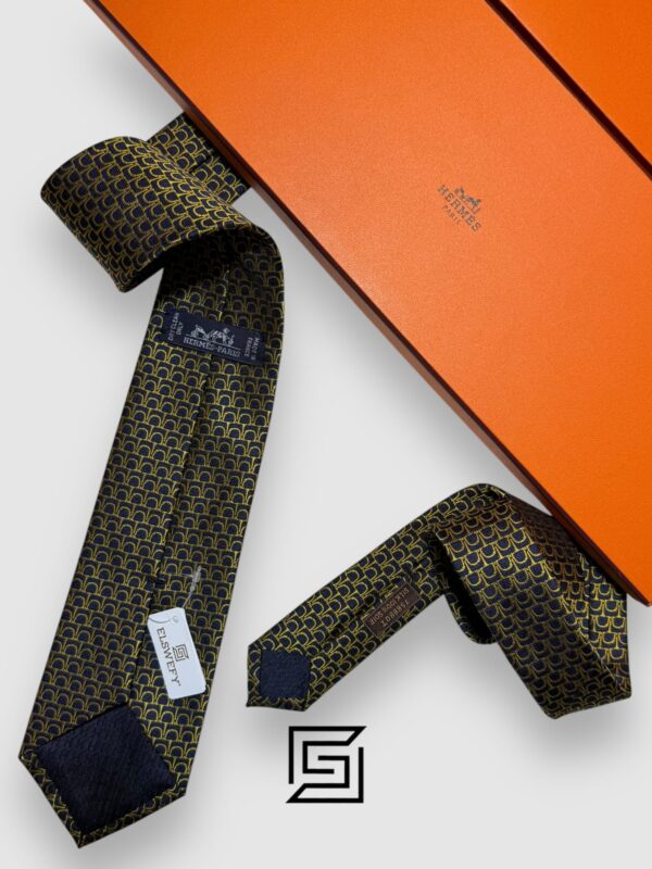 Ties Hermes - Blue - Gold With Horseshoe Pattern Italian Style Hermes