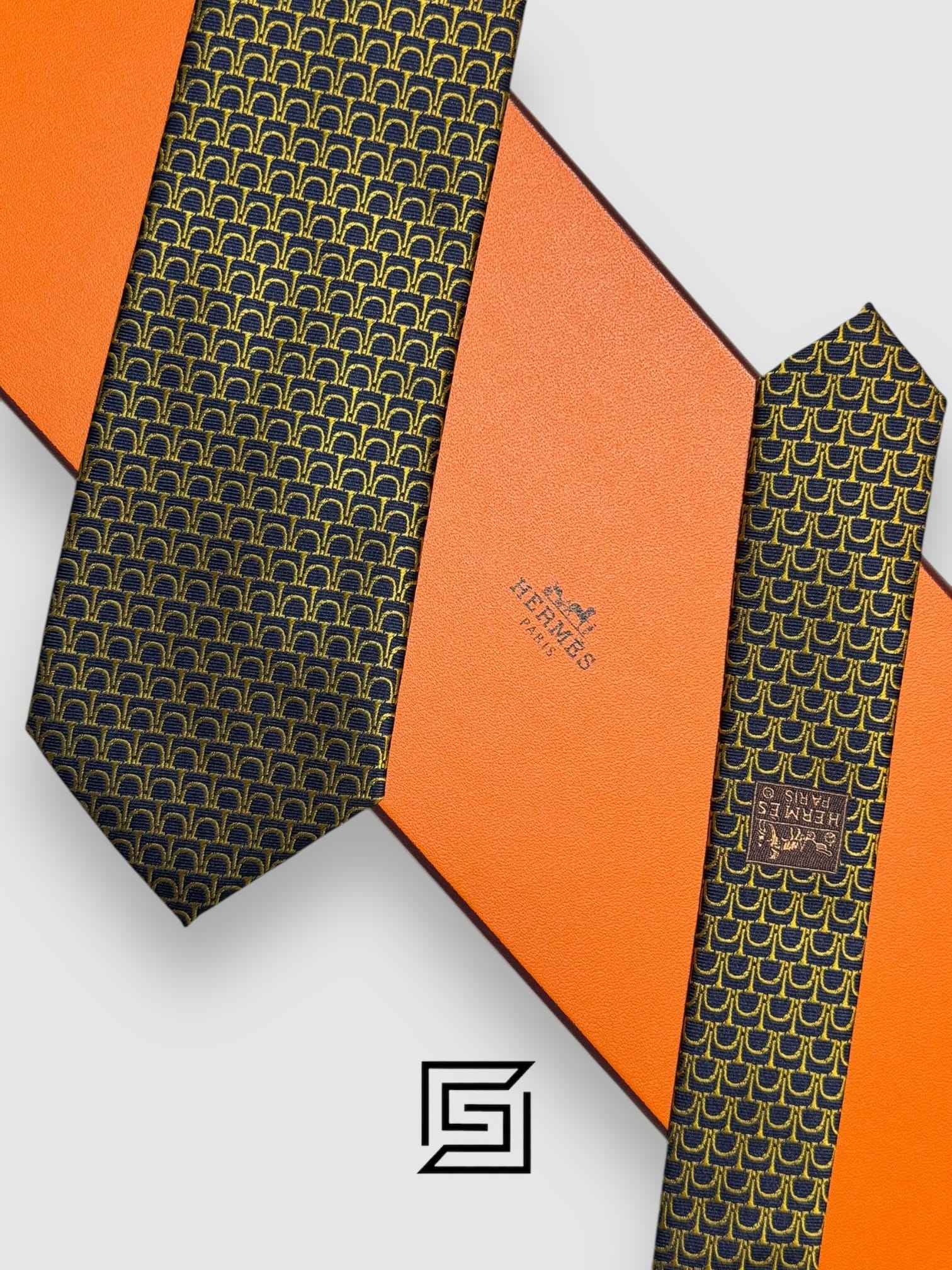 Ties Hermes - Blue - Gold With Horseshoe Pattern Italian Style Hermes