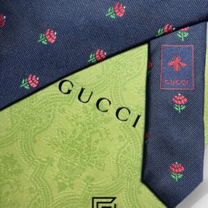 Ties Gucci - Navy Blue Color With Red Flowers Pattern Gucci