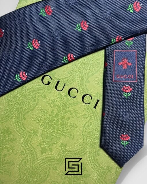Ties Gucci - Navy Blue Color With Red Flowers Pattern Gucci