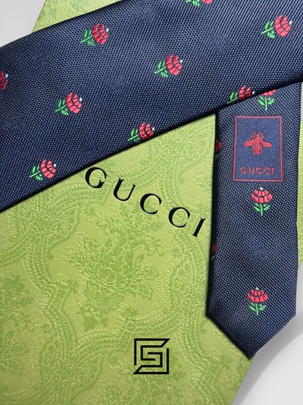Ties Gucci - Navy Blue Color With Red Flowers Pattern Gucci