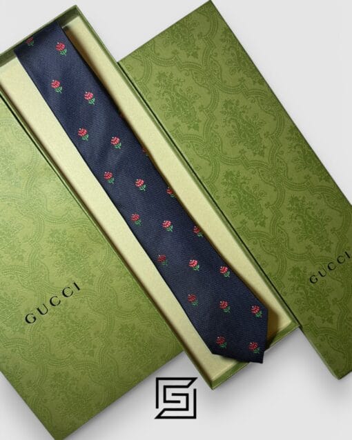 Ties Gucci - Navy Blue Color With Red Flowers Pattern Gucci