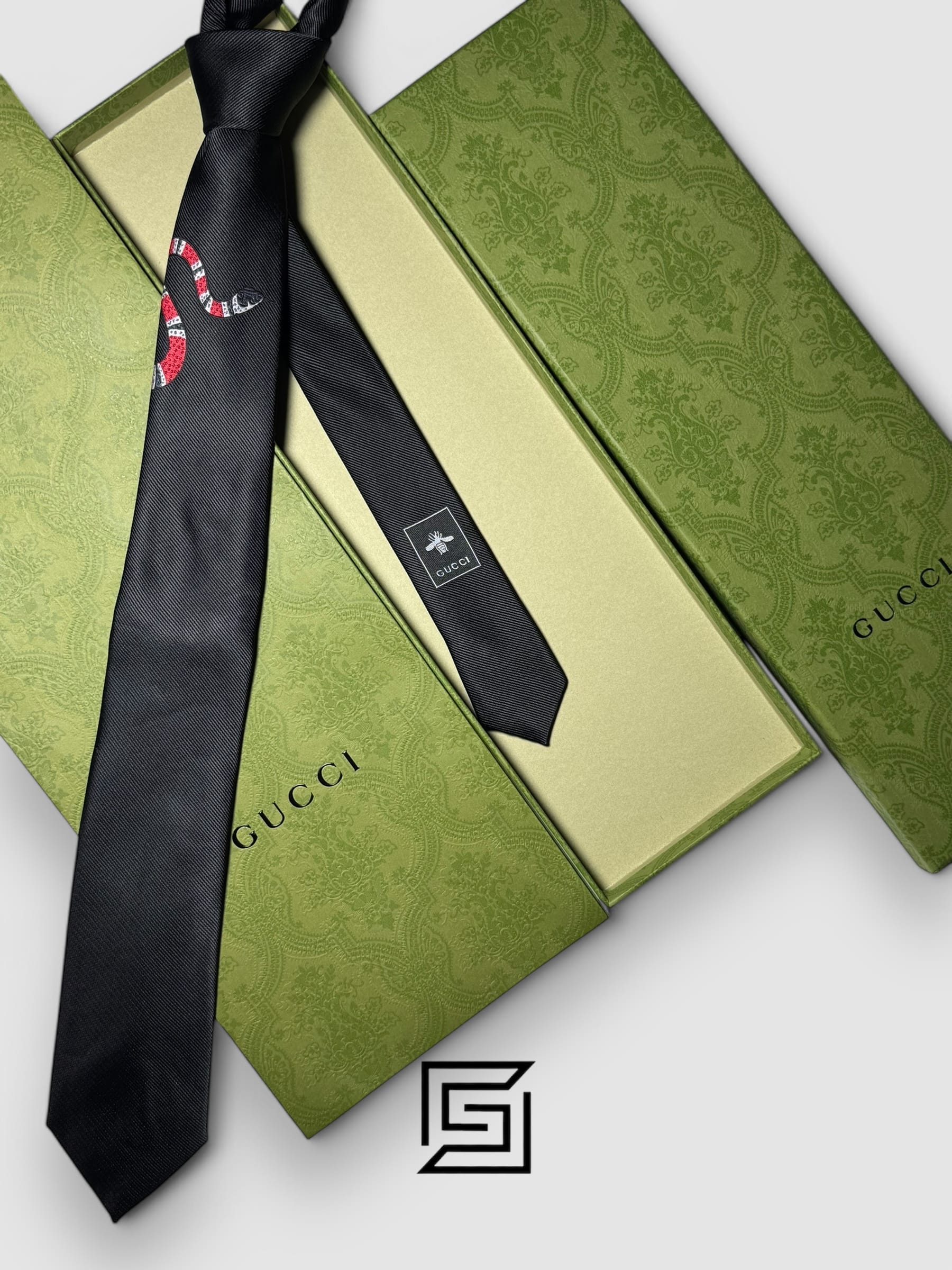 Ties Gucci - Black Color With Red Snak Gucci