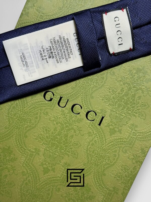 Ties Gucci - Navy Blue Color Engraved G Pattern With Gucci Signature Line Gucci