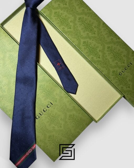 Ties Gucci - Navy Blue Color Engraved G Pattern With Gucci Signature Line Gucci