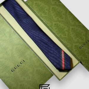 Ties Gucci - Navy Blue Color Engraved G Pattern With Gucci Signature Line Gucci