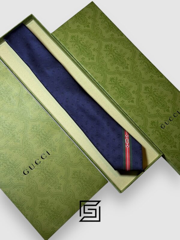 Ties Gucci - Navy Blue Color Engraved G Pattern With Gucci Signature Line Gucci