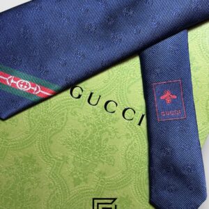Ties Gucci - Navy Blue Color Engraved G Pattern With Gucci Signature Line Gucci