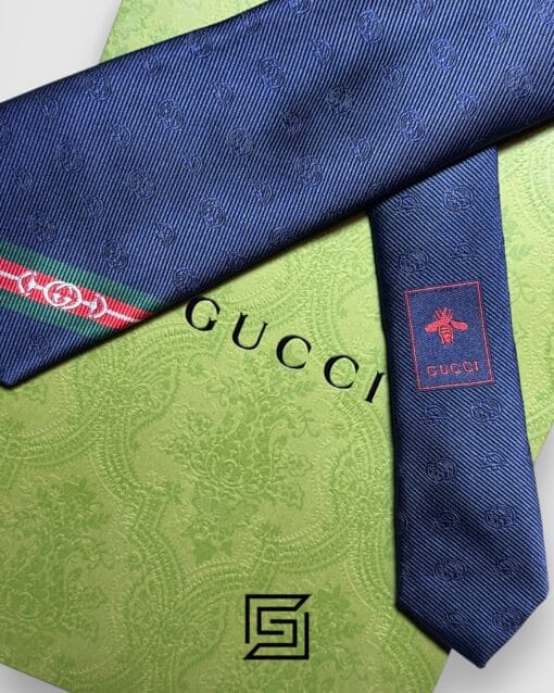 Ties Gucci - Navy Blue Color Engraved G Pattern With Gucci Signature Line Gucci