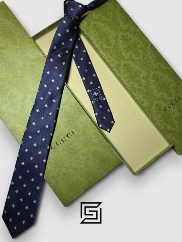 Ties Gucci - Navy Blue Color With Bee Silver Pattern Gucci