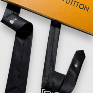 Ties Louis Vuitton - Black With Lv Flower Louis Vuitton