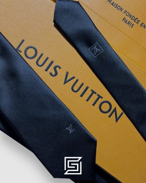 Ties Louis Vuitton - Black Basic With LV Logo Louis Vuitton