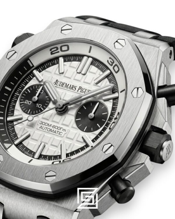 Audemars Piguet Royal Oak Offshore Diver Chronograph – White Dial – Rubber Strap – Japanese Quartz