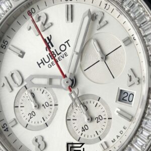 ⁦Hublot Big Bang Women – White Dial, Diamond Bezel & Black Rubber⁩ - الصورة ⁦2⁩