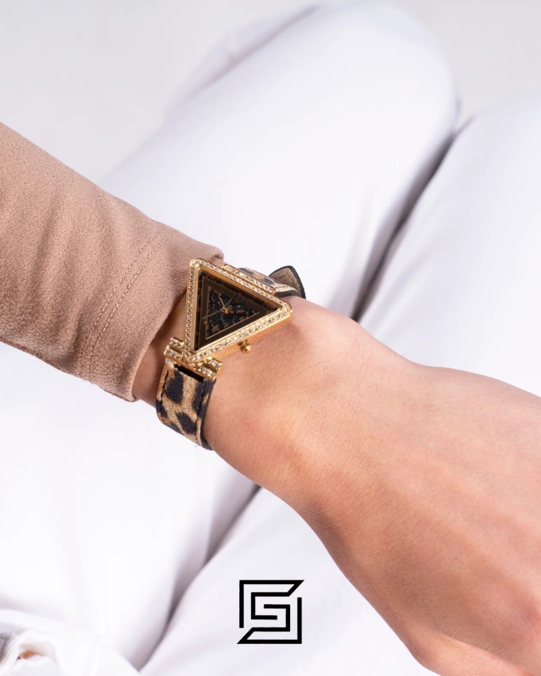 GUESS Ladies Gold Tone Analog Band Leather Watch GW0504L3 - Image 7