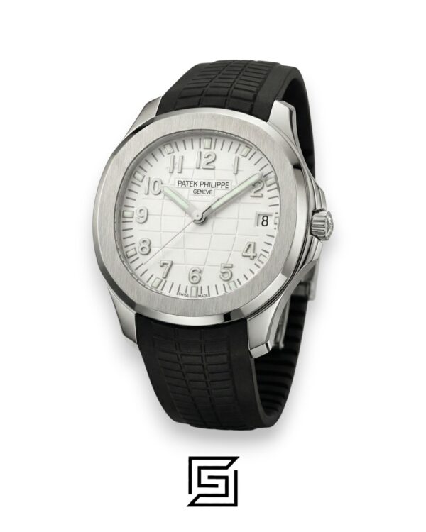 Patek Philippe Aquanaut – Cream Dial × Black Rubber Strap – Japanese Automatic