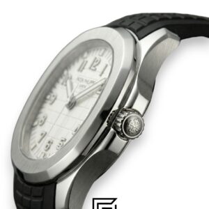 ⁦Patek Philippe Aquanaut – Cream Dial × Black Rubber Strap – Japanese Automatic⁩ - الصورة ⁦3⁩