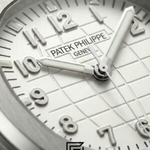 ⁦Patek Philippe Aquanaut – Cream Dial × Black Rubber Strap – Japanese Automatic⁩ - الصورة ⁦2⁩