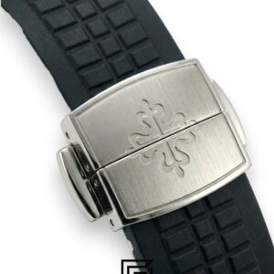 ⁦Patek Philippe Aquanaut – Black Dial × Black Rubber Strap – Japanese Automatic⁩ - الصورة ⁦4⁩