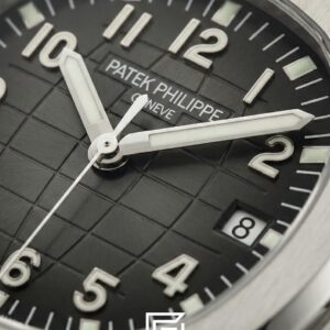 ⁦Patek Philippe Aquanaut – Black Dial × Black Rubber Strap – Japanese Automatic⁩ - الصورة ⁦2⁩