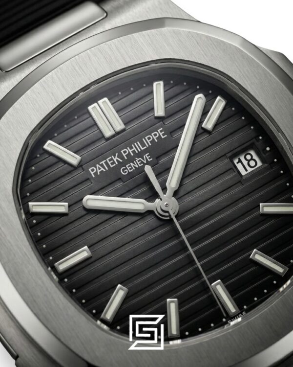 Patek Philippe Nautilus – Black Dial – Black Rubber Strap – Japanese Automatic
