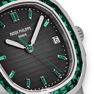 ⁦Patek Philippe Nautilus Japanese Automatic – Black Dial with Green Gem Bezel⁩ - الصورة ⁦2⁩