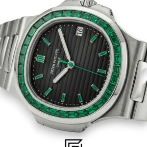 ⁦Patek Philippe Nautilus Japanese Automatic – Black Dial with Green Gem Bezel⁩ - الصورة ⁦3⁩